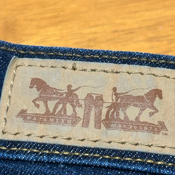 Levi Womens Jean - Picture 4 of 5